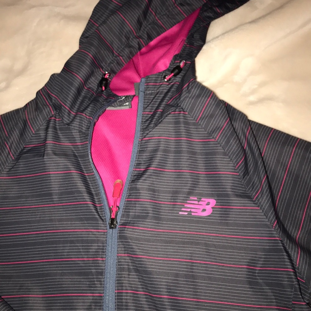 New Balance windbreaker - Picture 3 of 4